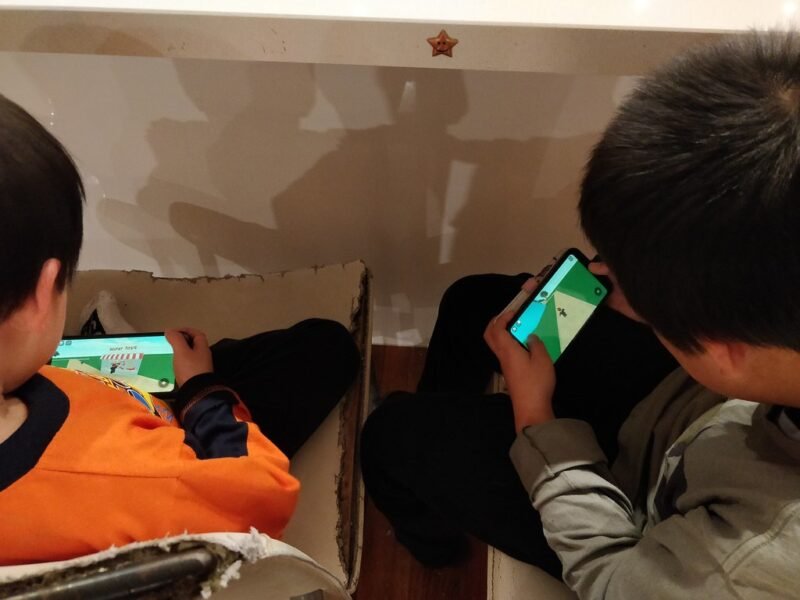 Liam and Isaac playing Roblox after dinner